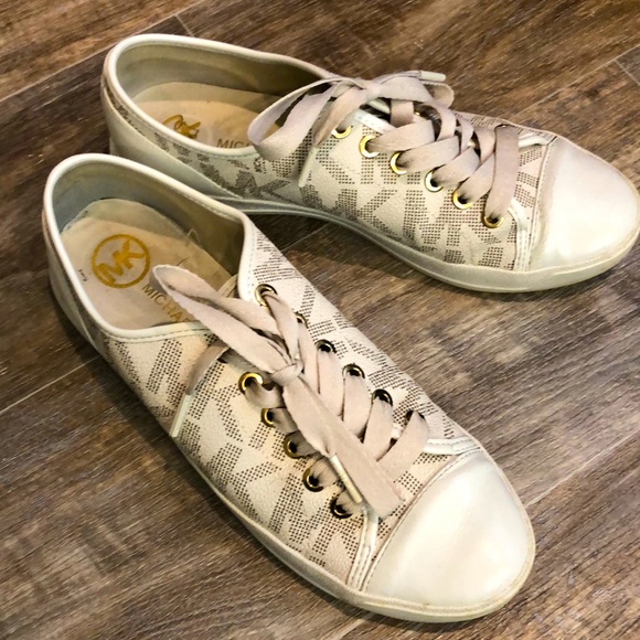 MK Shoes - Picture 1 of 3